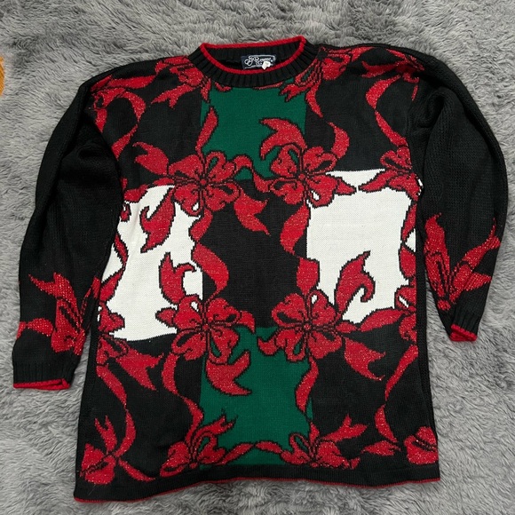 Vintage Christmas Sweater - Picture 2 of 3